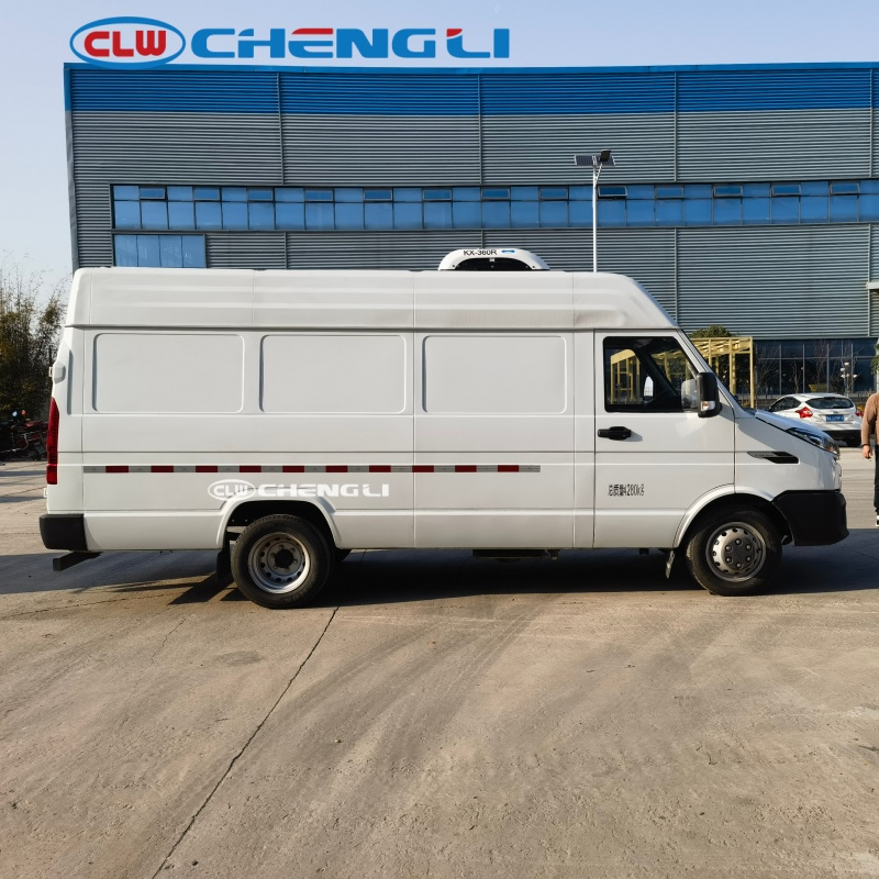 รถห้องเย็น IVECO ภาพประกอบที่ 2 มุมด้านข้างตู้บรรทุก